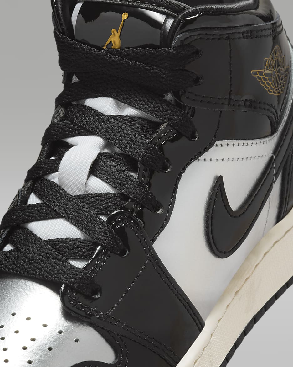 Air Jordan 1 Mid SE Big Kids Shoes